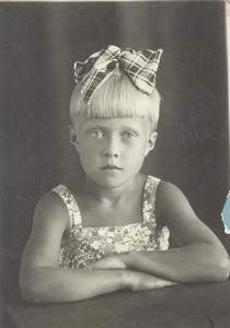 Наденька Белова, август 1941г. Через год в школу.