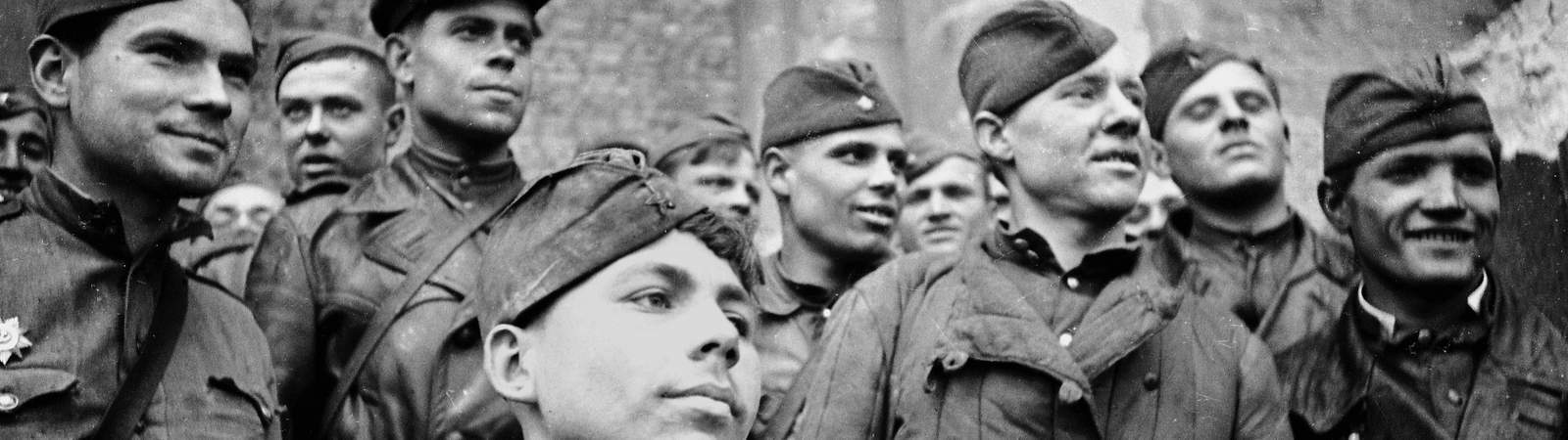 Солдаты 1945