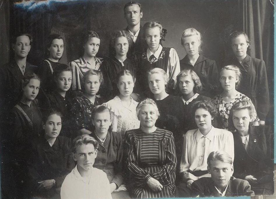 1952 год из архива Беловой Н.И школа 16 Кемерово